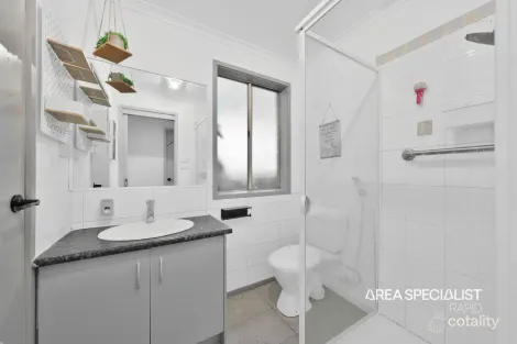 Property photo of 1 Appila Close Hallam VIC 3803