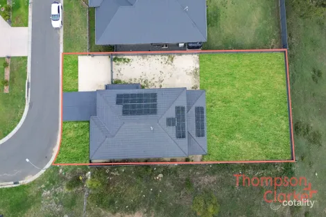 Property photo of 29 Harrow Circuit Greta NSW 2334