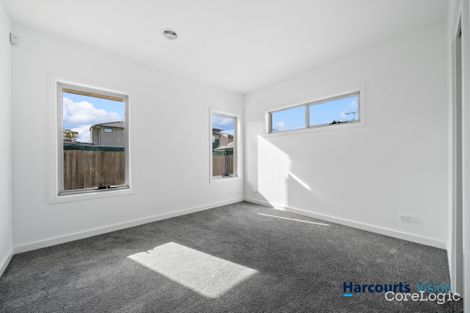 Property photo of 28A Robson Avenue Avondale Heights VIC 3034
