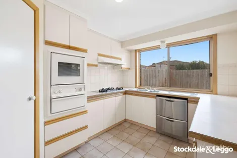 Property photo of 8 Kiewa Court Werribee VIC 3030