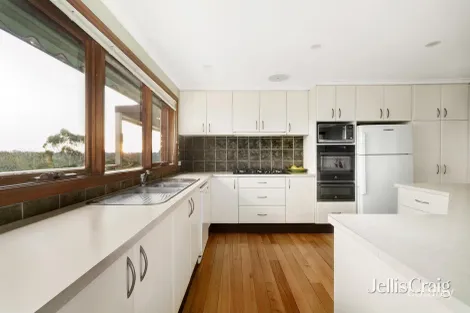 Property photo of 24 Renshaw Drive Eltham VIC 3095