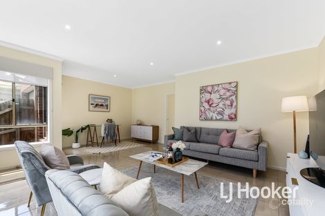 Property photo of 2 Strong Drive Hampton Park VIC 3976