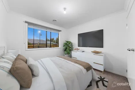Property photo of 31 Meadowlea Crescent Pakenham VIC 3810