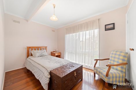 Property photo of 2 Windsor Place Melton West VIC 3337