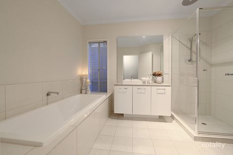 Property photo of 3 Tetragona Quadrant Rowville VIC 3178