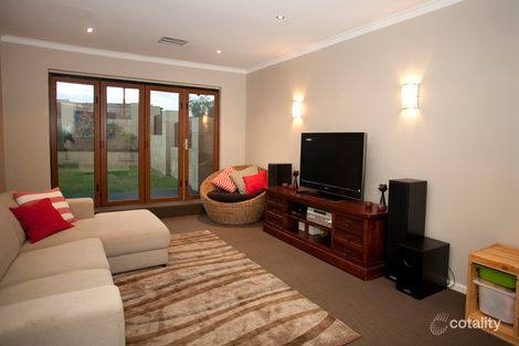 Property photo of 19 Hillier Place Hamersley WA 6022