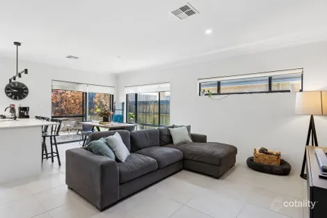 Property photo of 18 Everingham Drive Ellenbrook WA 6069