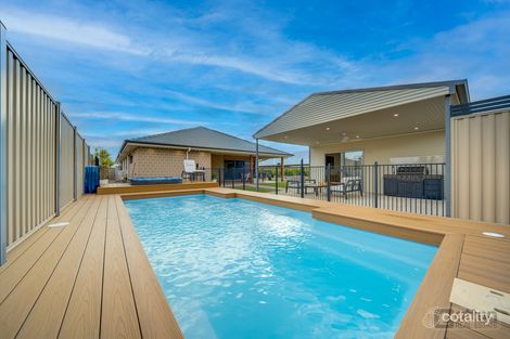 Property photo of 33 Allan Cunningham Drive Gatton QLD 4343