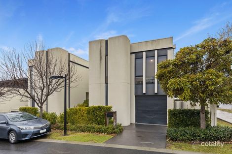 Property photo of 2 Edinburgh Circuit Bundoora VIC 3083