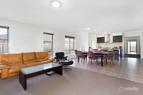 Property photo of 15 Bronte Way Taylors Hill VIC 3037