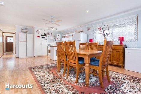 Property photo of 19 Templeton Crescent Pakenham VIC 3810