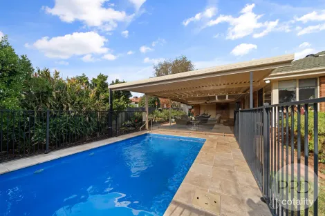 Property photo of 3 Yarrawah Crescent Bourkelands NSW 2650