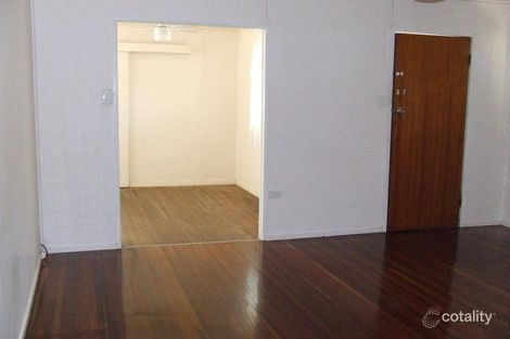 Property photo of 11 Aplin Terrace Gin Gin QLD 4671