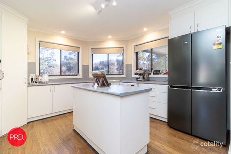 Property photo of 31 Firethorn Place Jerrabomberra NSW 2619