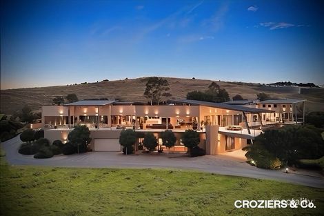 Property photo of 100 Moore Road Sunbury VIC 3429
