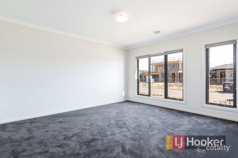 Property photo of 18 Chevrolet Road Cranbourne East VIC 3977