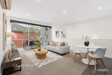 Property photo of 2/41 Coorigil Road Carnegie VIC 3163