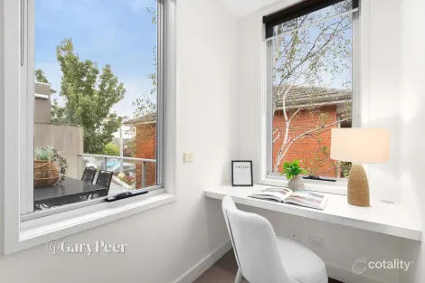 Property photo of 2/41 Coorigil Road Carnegie VIC 3163