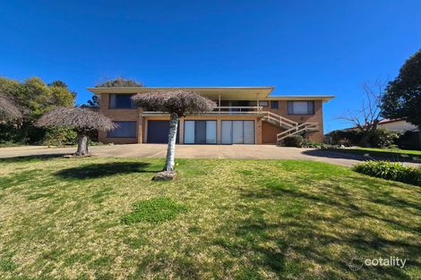 36 Maple Cres, Blayney, NSW 2799