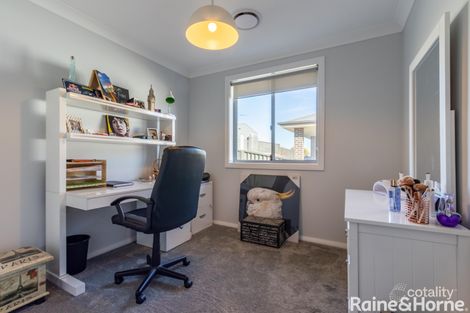 Property photo of 51 James Barnet Drive Kelso NSW 2795