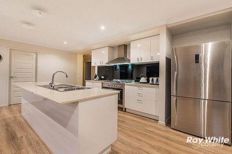 Property photo of 11 Baranello Crescent Cranbourne East VIC 3977