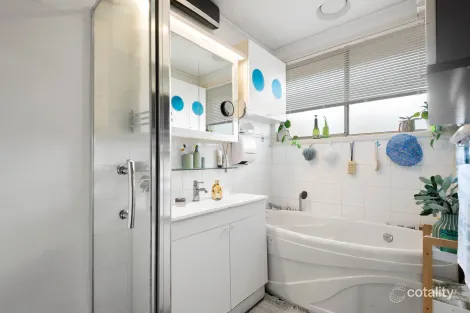 Property photo of 2 Ley Court Frankston VIC 3199