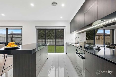 Property photo of 2 Edinburgh Circuit Bundoora VIC 3083