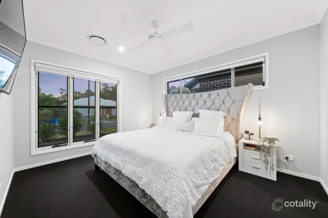 Property photo of 8 Kite Close Pallara QLD 4110