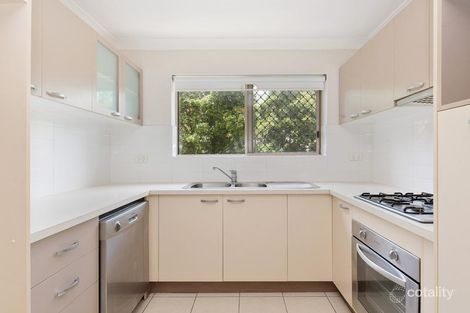 Property photo of 2/19 Vera Street Greenslopes QLD 4120