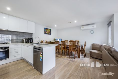 Property photo of 1 Sunshine Court Hampton Park VIC 3976