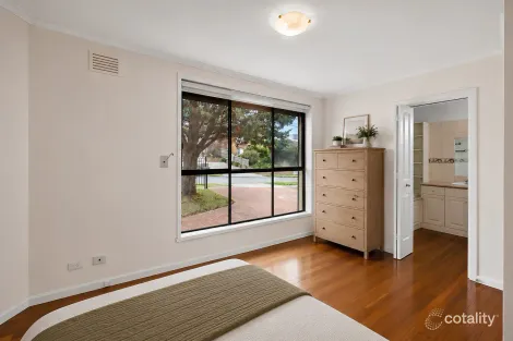 Property photo of 330 Mascoma Street Strathmore Heights VIC 3041