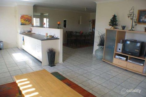 Property photo of 21 Challenger Avenue Flinders View QLD 4305