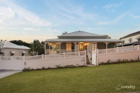 5 Torch St, East Ipswich, QLD 4305