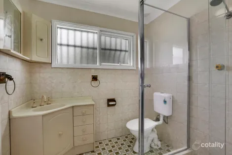 Property photo of 6 Lakeside Drive Kanahooka NSW 2530