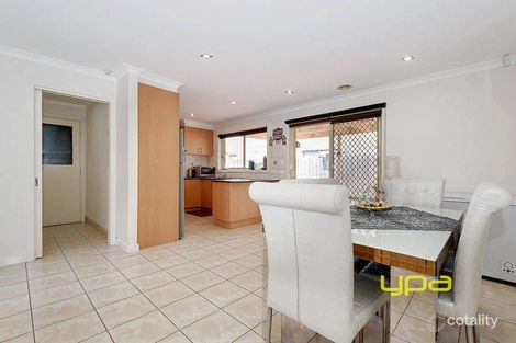 Property photo of 6 Cedarwood Way Roxburgh Park VIC 3064