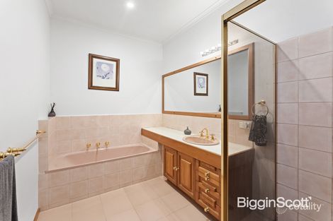 Property photo of 2 Swansfield Court Warrandyte VIC 3113