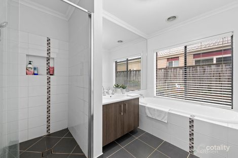 Property photo of 17 Bugle Lane Cranbourne West VIC 3977
