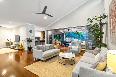 Property photo of 142 Outlook Crescent Bardon QLD 4065
