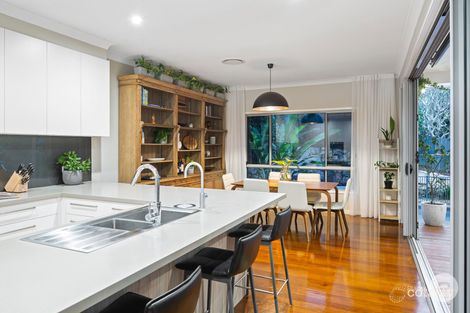 Property photo of 142 Outlook Crescent Bardon QLD 4065