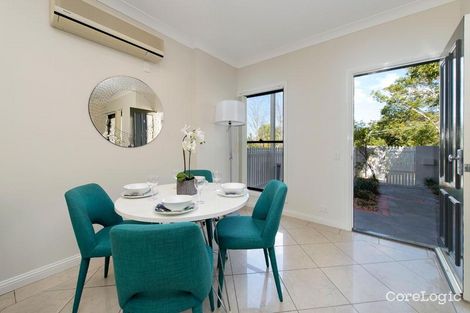 Property photo of 2/10 Greenlaw Street Indooroopilly QLD 4068