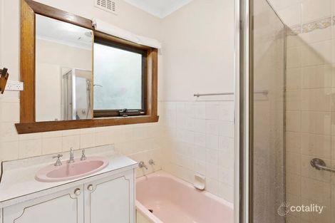 Property photo of 1 Belmont Court Springvale VIC 3171