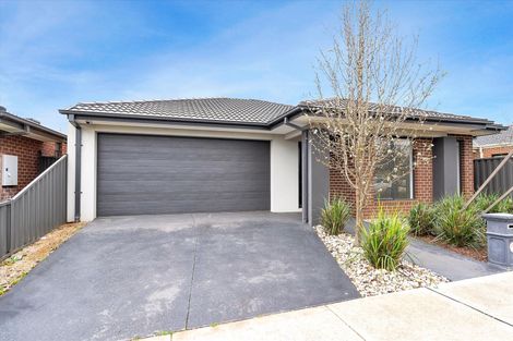 4 Monaco Gr, Strathtulloh, VIC 3338