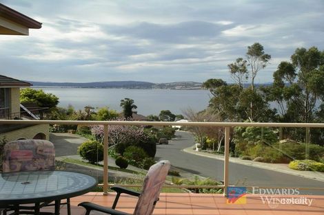 72 Suncoast Dr, Blackmans Bay, TAS 7052