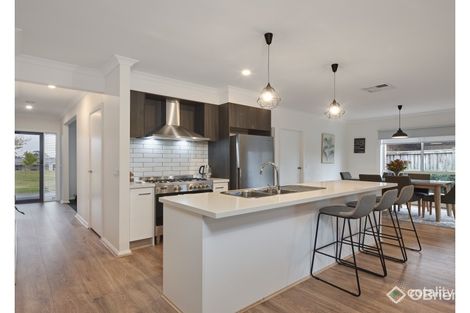 Property photo of 31 Lyndhurst Square Drouin VIC 3818