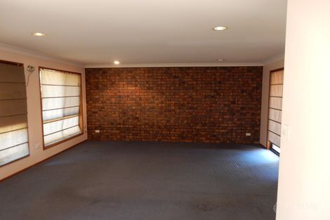 Property photo of 15 Ellendale Crescent Daisy Hill QLD 4127