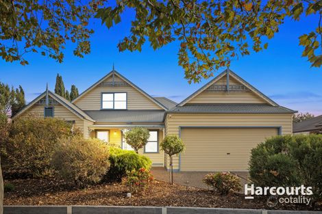 67 Livingstone Bvd, Pakenham, VIC 3810