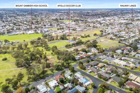 Property photo of 2 Moorak Crescent Mount Gambier SA 5290