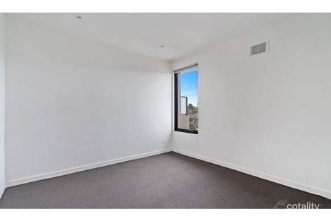 Property photo of 4/502 Elgar Road Box Hill North VIC 3129
