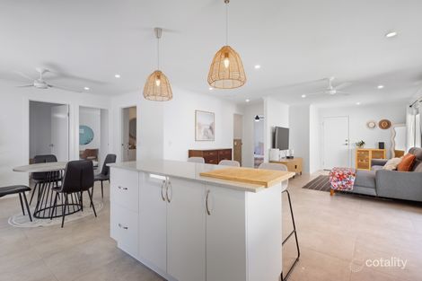 7/11 Hoya Ct, Labrador, QLD 4215