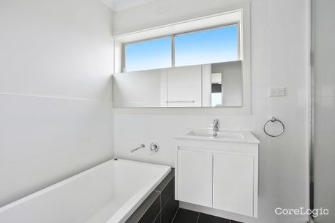 Property photo of 7/28 Lucerne Avenue Mornington VIC 3931